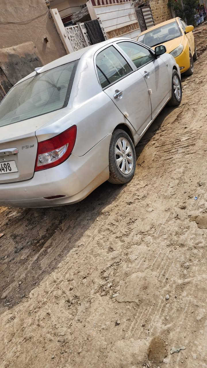 السلام عليكم بي واي دي f3 2013
رقم دولي سنويه لل30 سياره جاهزه من كل كلشي كفاله كير اوتماتيك محرك تخم تاير كلشي جديد بيه بدون ضربه بدون صبغ مكاني ديوانيه مركز.      السعر 58  أو مراوس حسب القناعه   ***********
