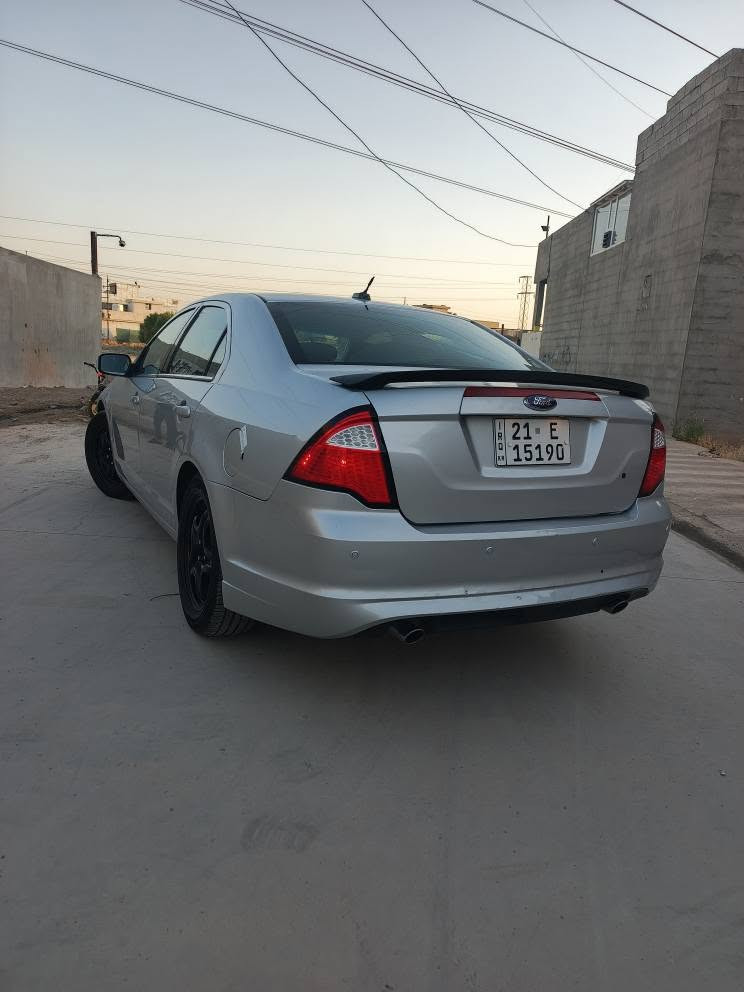 فۆرد فیوژن ٢٠١٠ SE
مەکینە 3000
بێ بۆیاخ تەنها یەک پەڵە ساردی هەیە 
تاخم پێش و دوای تازە داگیراوە نوقسانی تیا نیە 
سە ونە وی تازێ هە زی تازیه
سەیارەکە زۆر زۆر تازەو جوان ماوەتەوە 152میل روشتە و
76 بلاشە گەڵاو مەعمەلەیەکی برایانە 

*********** شمشمل, السليمانية
