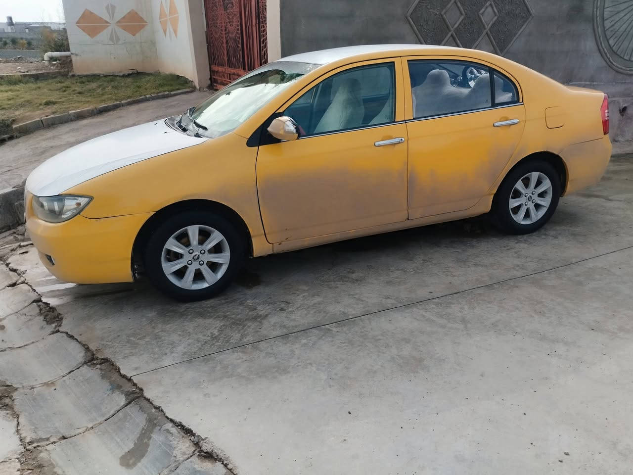 السلام عليكم ليفان 620 موديل 13 سياره كامله مكينه كورلا كير عادي عينه وكلج وعنبار جديد تخم تاير جديد باتري جديد دوشمه جديده تبريد ثلج كهربائيات كلها شغاله سنويه جديده ل29 صدرها نضيف سياره تحويل سعرها 39 وبيها مجال مكانها ديالى جلولاء 
***********
