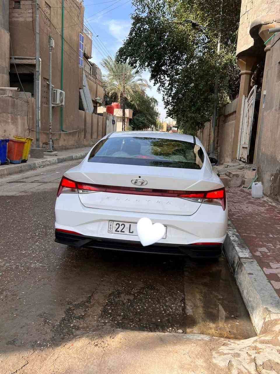 السلام عليكم الانتره موديل 23 للبيع خليجي كفاله عامه رقم اربيل وماشيه 60   مكينه 1600  سنويه للـ 28 وبيها وكاله عامه  السعر155 العنوان بصره جمهوريه والاستفسار على رقم الهاتف ***********
