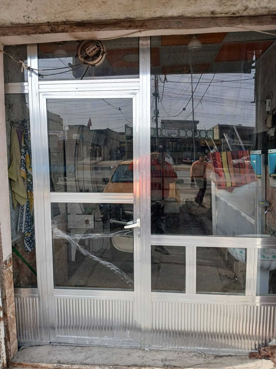 جام خانه المنوم نضيفه
طول 257 عرض 230    السعر  ٢٥٠ بيها مجال 
***********
