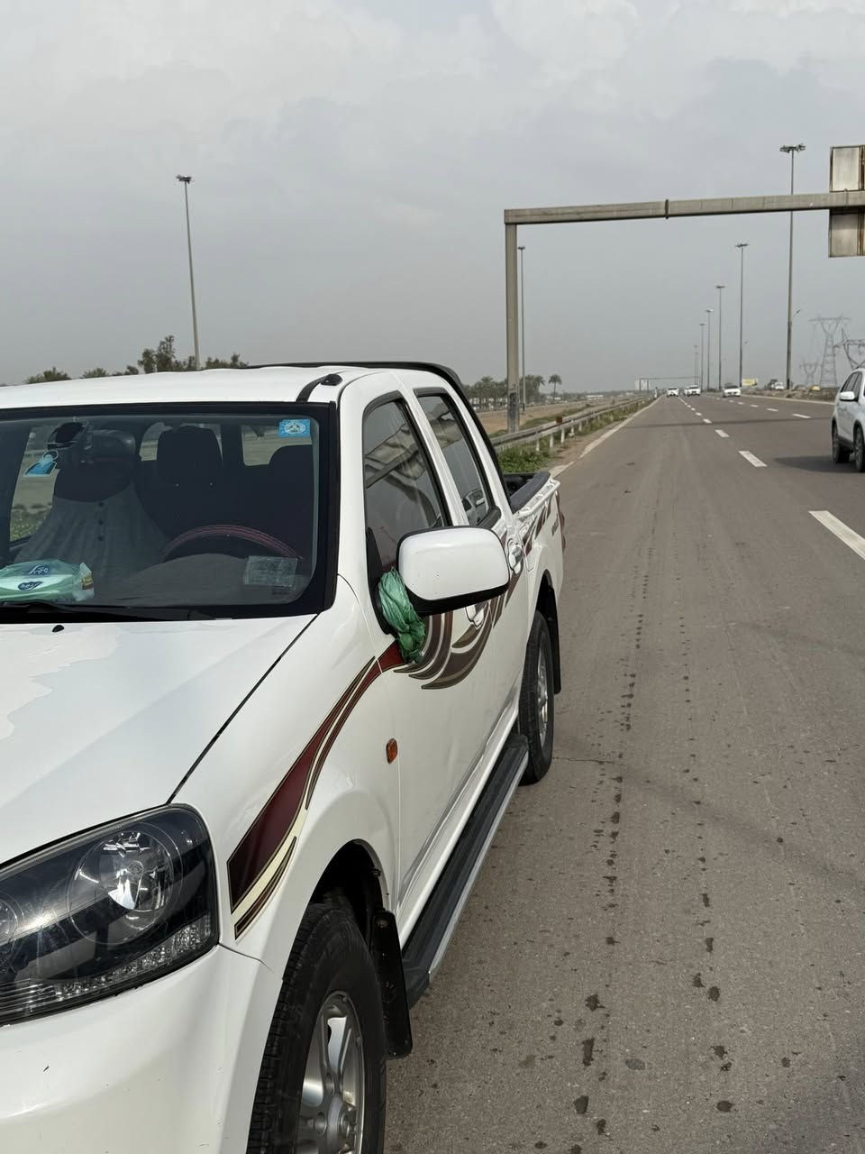 السلام عليكم سياره كريت ويل للبيع موديل 2021السعر ١٢٣ورقه وبيهه مجال مكان كوت السياره تحويل ثاني يوم سياره خير من الله فقط بيهه ضربه بسيطه هسه تشوفه بصور ضريبه مدفوعه الاستفسار مراسلتي خاص أو الاتصال ع ***********
