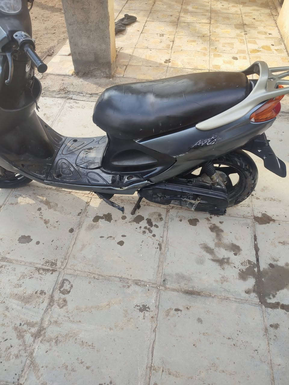 السلام عليكم دراجة دولفين جاهزة محرك نكرة سلف كهربايات كلهة شغالة مكانهة الرميثة اي ستفسار ***********
