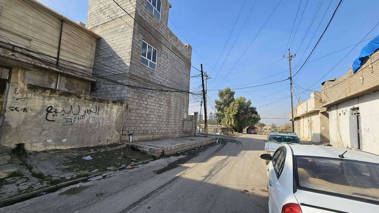 دار للبيع بحساب ارض مساحة ٢١٠ الموقع حي الوحدة قرب جامعة الحدباء .
سند جديد الدار فارغ تسليم مباشر .
***********...***********
