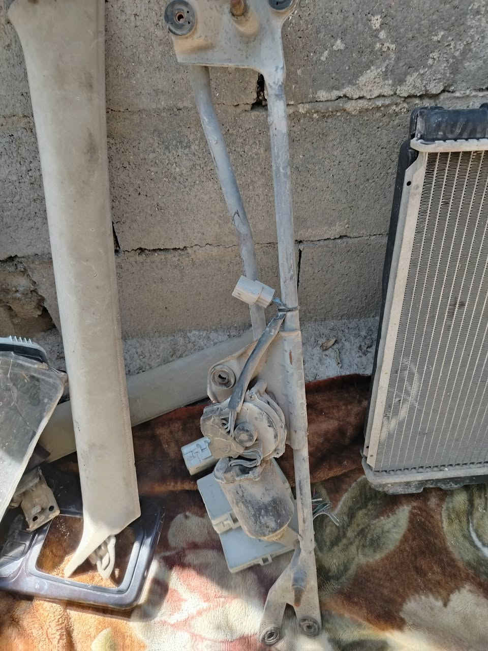 خوان عندي غراض كرستا نفخ مثل ماموضح بلصوره قيمهن بما يرضي الله واخذهن
***********
المكان البصره خور الزبير

@راديتر ماي حاويه ماتفصيخ شرط جديده هيه ودبتها مالت الماي وجايكم صيف

@ماطور وذراء ماسحات شغالات

@عمبار بريك حاويه شرط جديد

@زعنفه الخلفيه اليمنه

@كفرات ستيرن

@قفل جنطه

@عقول مال قفالات ترهم راس الثور وكرستا نفخ حاويه

@عينه كرستا نفخ عاطله تستفات من الكيجات يشتغلن والكلوبات

@ غلاف يدة الكير
