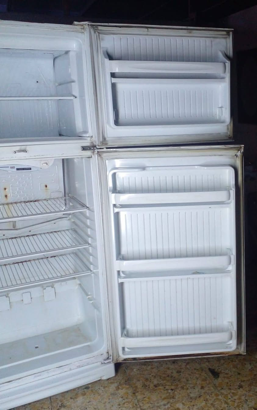 سلام عليكم عيني ثلاجه للبيع لا زنجار لا خياس سعره 175بيه مجال نضيفه ثلج تبريد❄خير من الله العنوان حي اور


**إذا كنت صاحب هذا الإعلان وتريد حذفه لأي سبب، رجاءا أرسل رسالة إلى الدعم الفني**