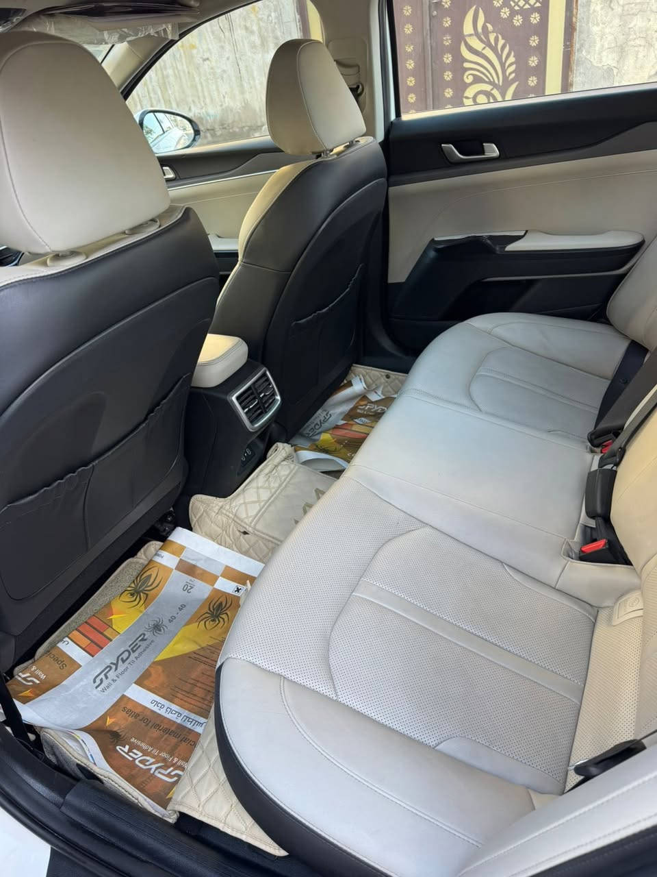 ٢٠٢٤ خليجي كفاله 
ماشيه ٥٠ 
مرقم بغداد 
مواصفات معروفه 
عنوان بغداد 
***********
