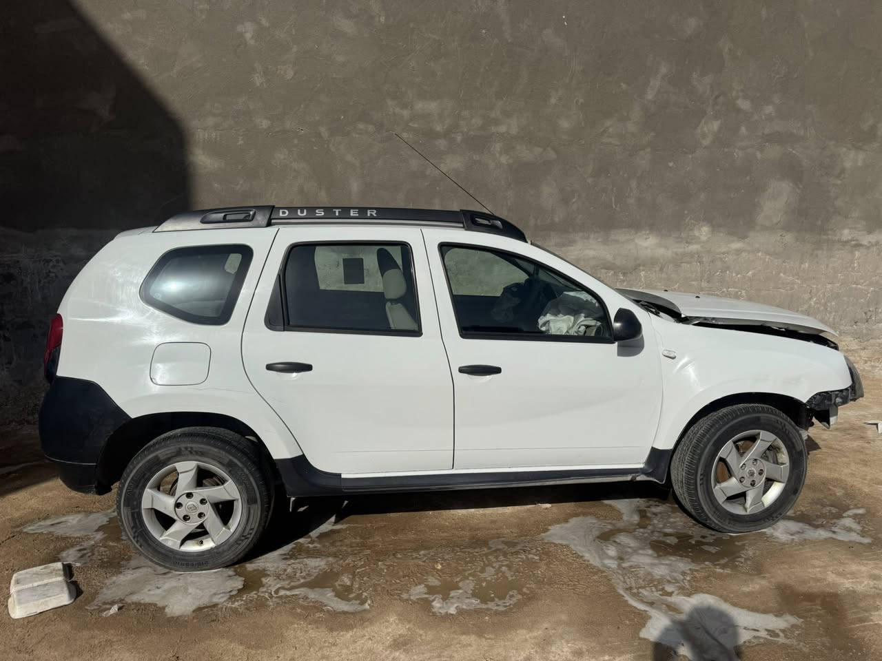 السلام عليكم
رينو داستر 2018 رقم بصره تحويل ثاني يوم ابيع على حادثه تجي تشوف وتكلبه وعليك بالعافيه سعر 57 ورقه وبيه مجال مكان السياره بصره معقل 
***********
