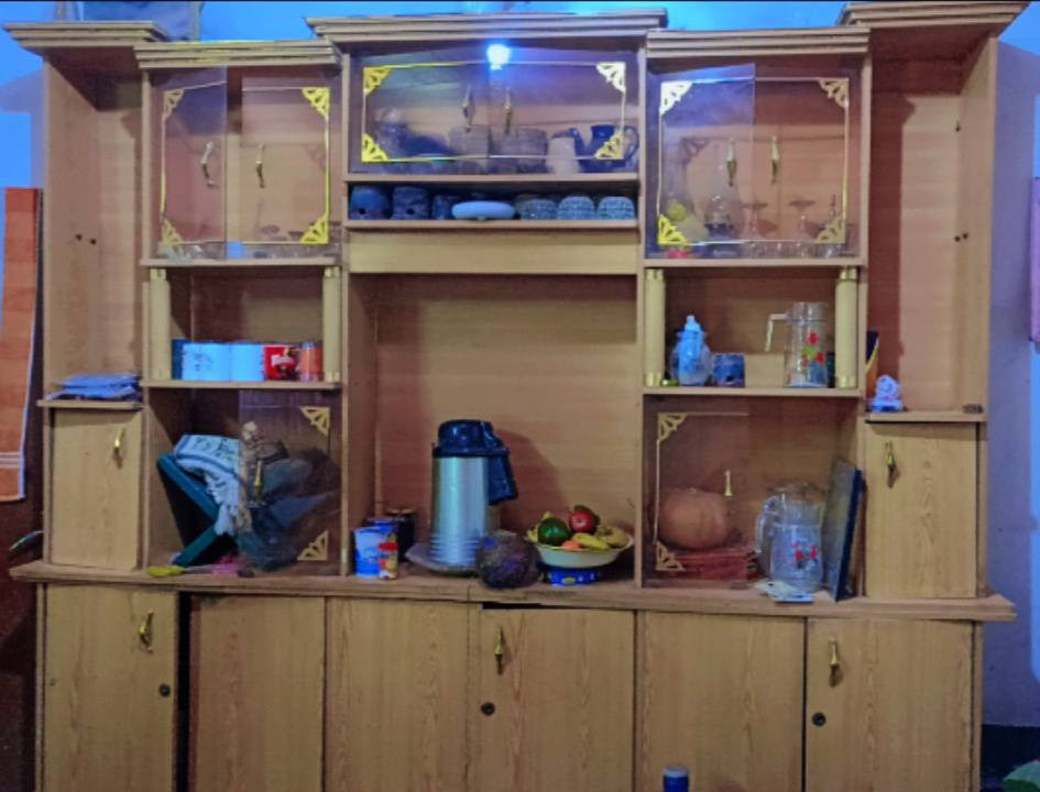 المكان بابل /قضاء القاسم /حي الجمعيه /شارع الخريبه
تخم قنفات 4 كراسي و2 قنفات 
طول التخم 8 أمتار ونص
معرض كلاسلك الطول مترتين و10 سنتيم 
العرض 2متر و40سنتيم
للاستفسار ‏‪0772 312 7318‬‏
