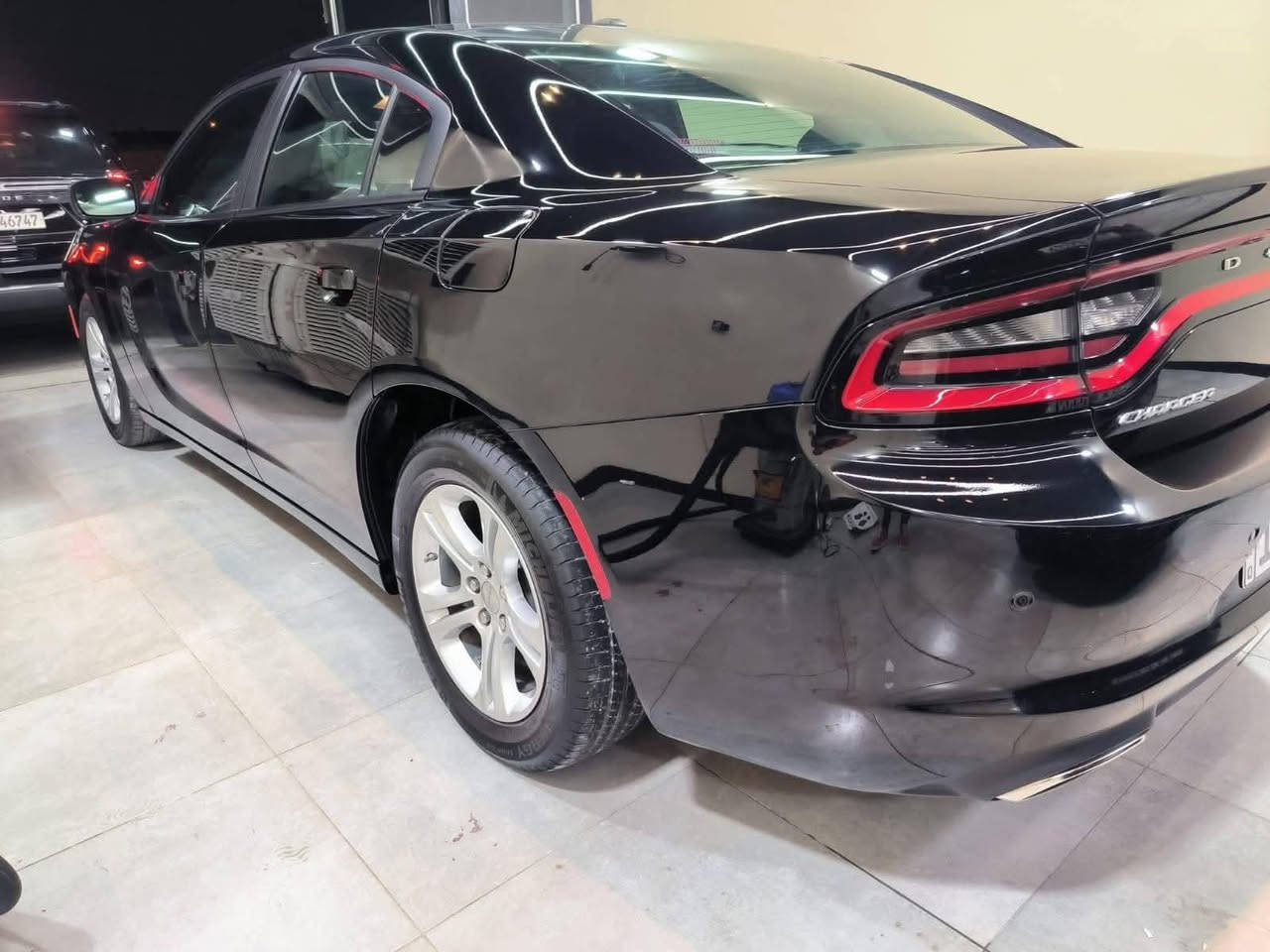 سلام عليكم 
 موديل 2022 اصل وارد أمريكي موصفات SXT عادي  خير من الله سياره كير مكينه تبريد ثلج تدفه كهربائي كله شغاله تخم تاير سبير منازل مال شركه ما مفتوح برغي بل مكينه و لكير حادث موجود بل صور بسمي سنويه جديد و هزه جديده سياره ما مشتغله خط ابد ماشيه 55ميل بيه بنيد مبدل مال شركه و جاملغ اماميات ثنينهم بيهم ربع بارد 
اربع أصابع من لغد و كفاله شواصي سعر 218 مكاني بغداد شعله رقم ***********  مراوس حسب القناعه
