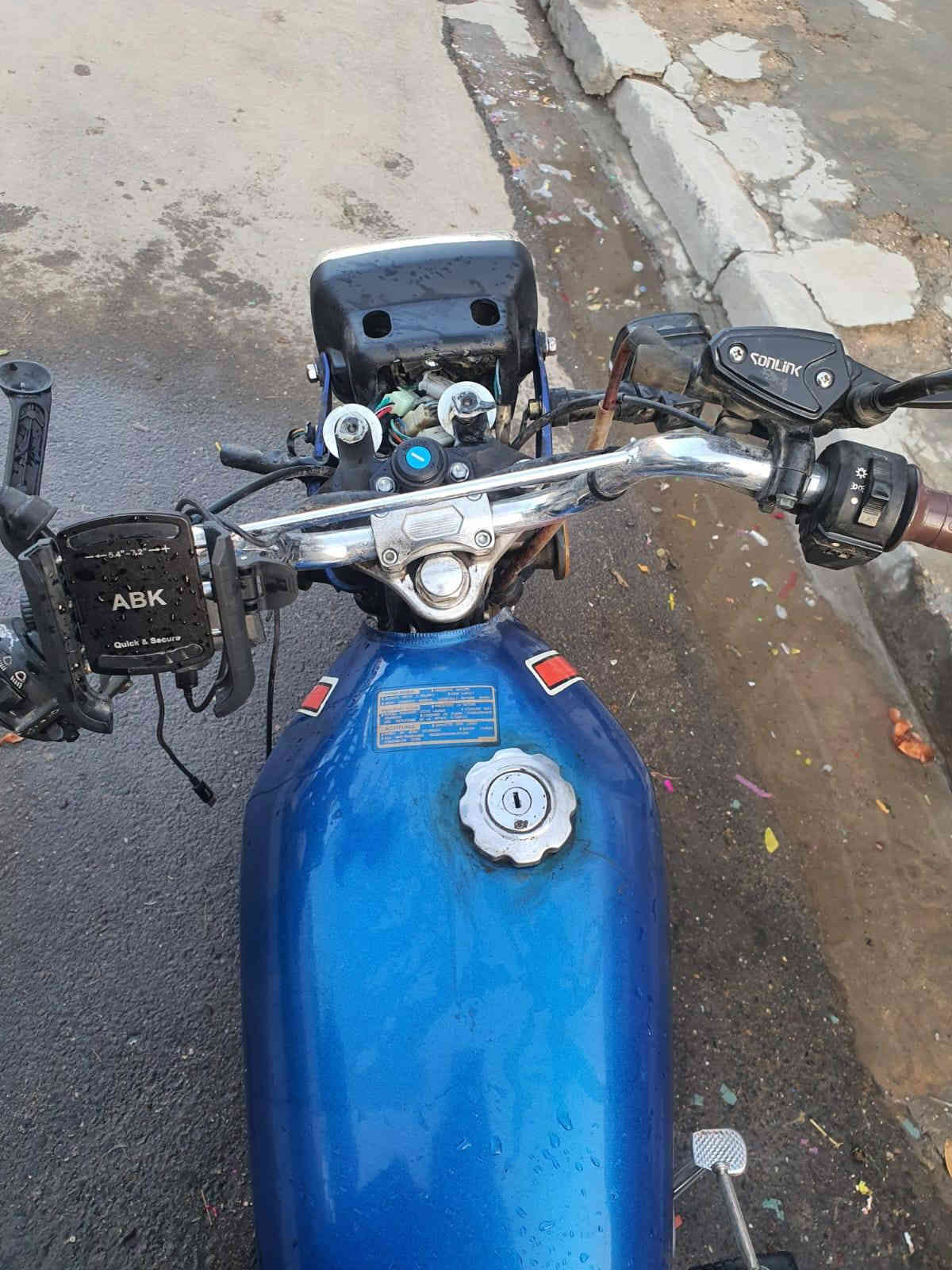 دراجة سونيك 4 كير محرك نضيف ما مفتوح صوته ناعم
أوراق الدراجة والمكاتبة موجودة بس بيها نقوصات دشبول ودبلات وماشة ووحدة من الاشاير واكعة مكاني دورة ميكانيك ***********
السعر 350 وبيه مجال تعال وتدلل
ملاحظة صندوك الدليفري وستاند التليفون مو وياها
