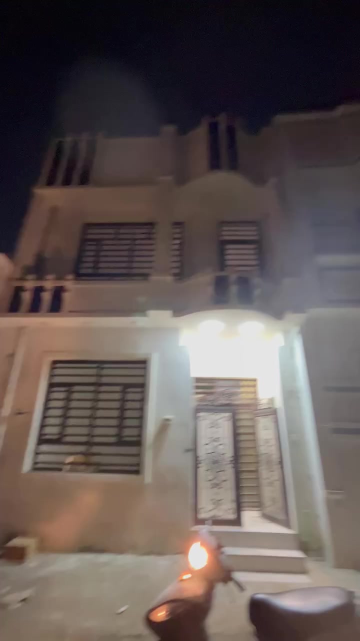 سلام عليكم بيت مساحة 65 للبيع
في منطقة الطي بيت بناء حديث وجهتة حلوه مثل ما دشوفون 

المواقع نزال سليم للاستفسار اتصل عل رقم ***********
يوجد ايضاً بيوت اخرى
