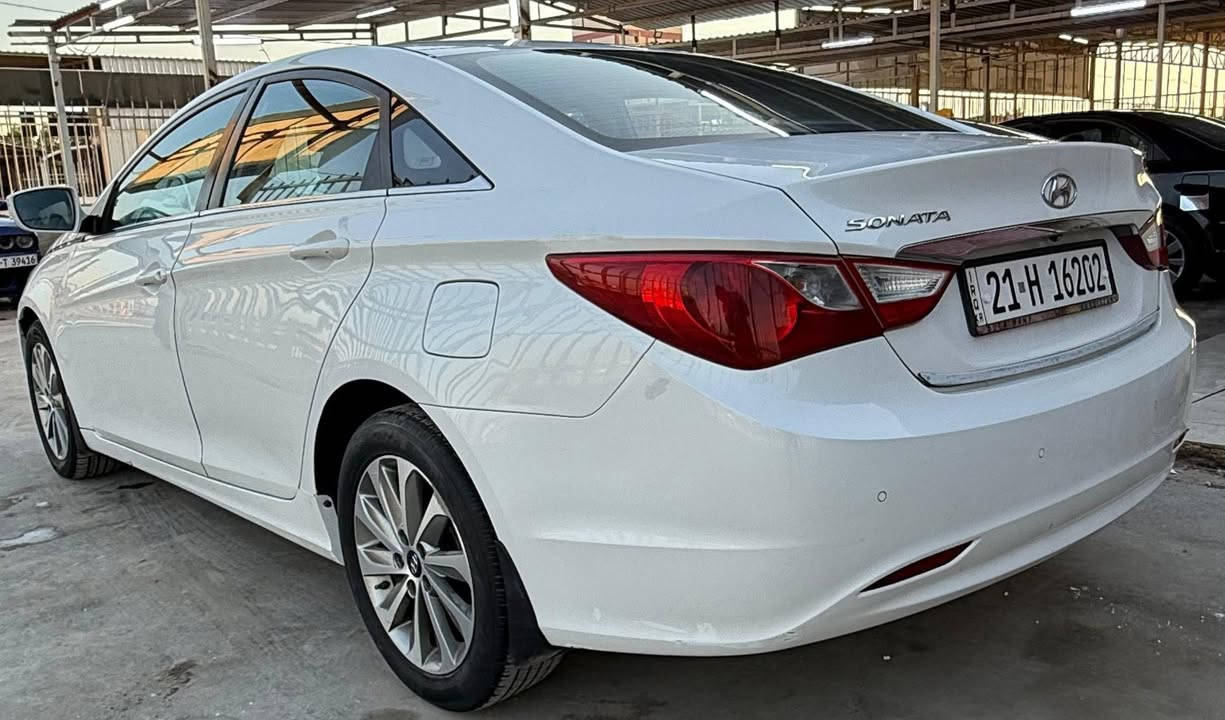 السلام عليكم
للبيع٫٫  هونداي سوناتا 2014 وارد خليجي محرك 2400دوش رقم سليمانية 
محرك وكير وصدر وتبريد كله جديد وخير من الله 
تخم تاير جديد 
هزة وفحص جديد بيها بعد سنه 
السيارة بيها جاملغ وباب خلفيات صبغ وبيها باب الصدر هم صبغ السيارة حلوه وجاهزة صبغها اثر شخوط مواصفات السيارة مري شفط كشنات كهرباء شاشه اندرويد تحكمات ستيرن وبعد بيها مواصفات
 مكان السيارة بغداد الكرخ 
السعر 115 بيها مجال للشراي
***********
***********
