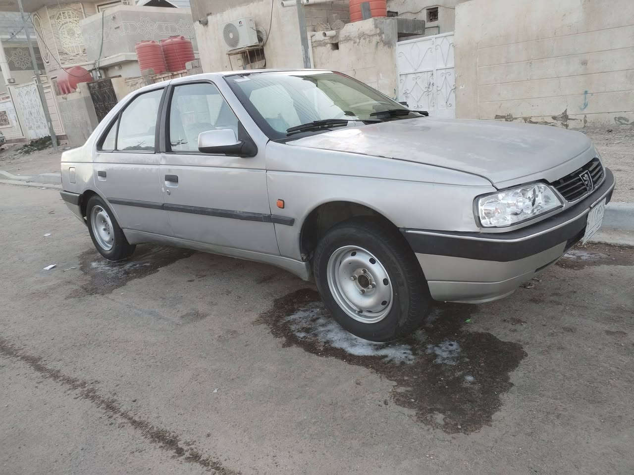 السلام عليكم للبيع فقط سياره بيجو 405 موديل 2012 مكينه وكير ابلاد تخم تاير وحداديه وكهربائيات وتبريد شغال سنويه مامنتهيه سياره ابلاديه المكان البصره الزبير تواصل ***********
