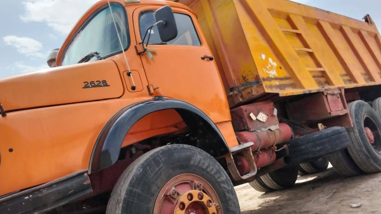 سلام عليكم قجمه للبيع موديل 90 مجموعه جيف بلاد شاصي مكفول مكينه55 نضيفه كير 130 جديد  سياره نضيفه حيل حلأ من الصوره الاستفسار ***********
