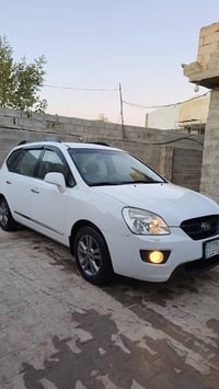 كارنز ٢٠١٠ • ٧ راكب • مكينة ٢٠٠٠