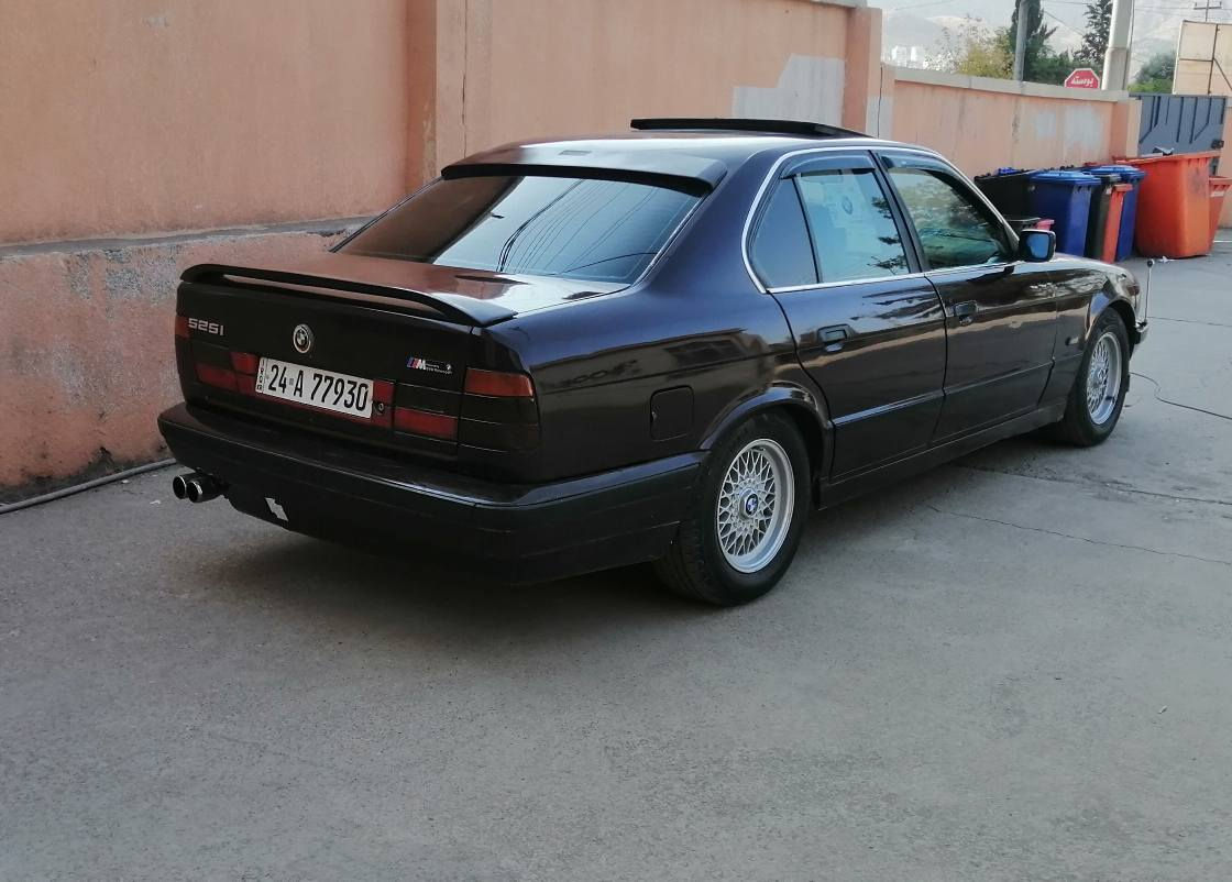 بيئم 525 .محرك جديد  كبس ديجيتال  گير اتوماتيك موديل 1993  سلايت جامات كهربائيه تبريد قطعتين . دبل أيرباك.مرايات كهربائيه.سلايت .كوشن جلد .گير محرك بشرط  سيارة عام بخ جمالية تحويل  بشرط . رقم وسنوية  جديد حتى.2029.سياره رقم دهوك و موجوده بدهوك.سياره بدون مصرف نهائيا.
سياره تحويل و غرامات بشرط ..سعر.72.مجال 
***********.فايبر.واتسأب دهوك, العراق
