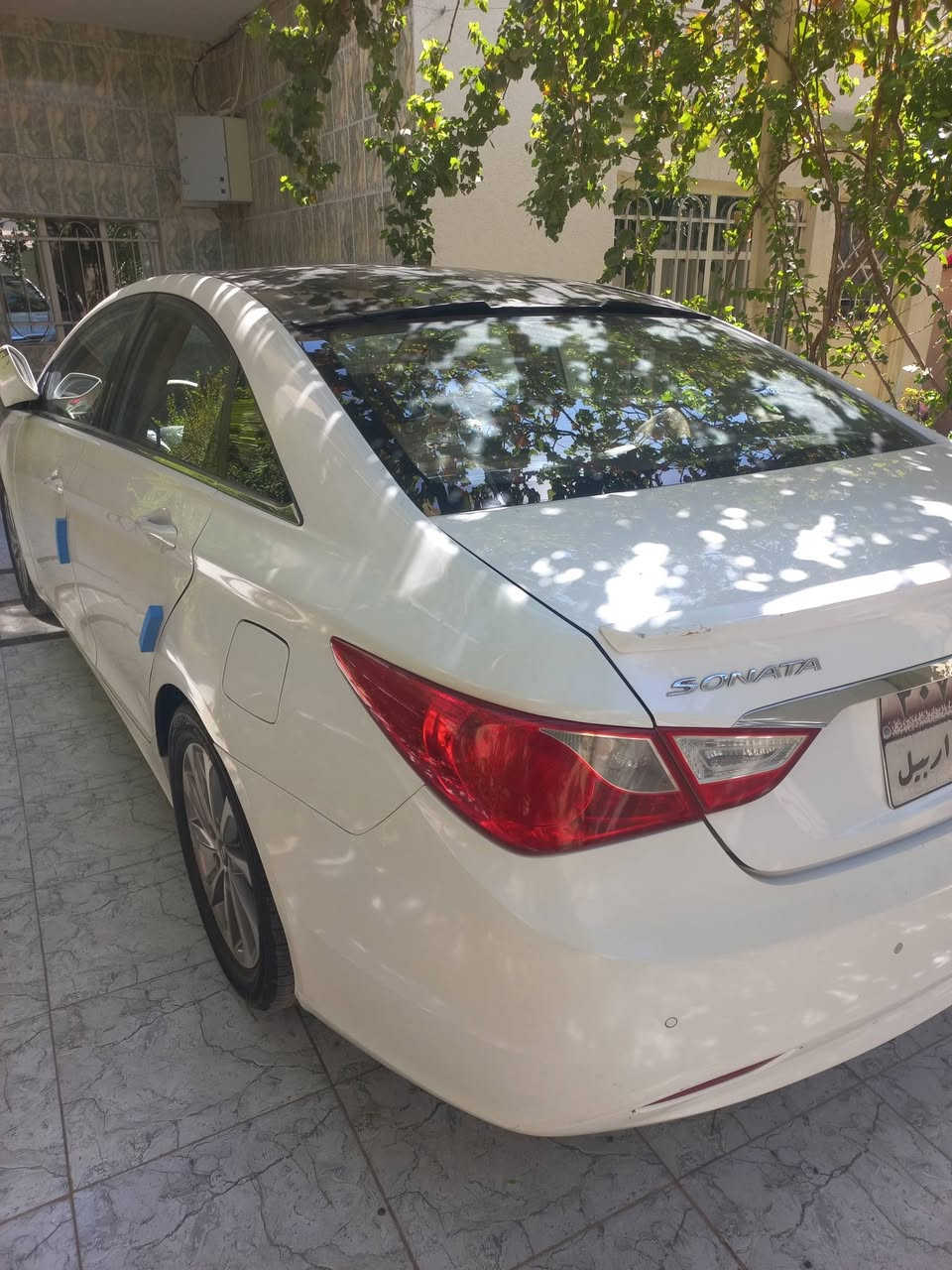 سوناتا خليجي ٢٠١٣ تخم تاير جديد بهذا الويل الاسود وعندي مالته ويل كروم  هو والتاير اختار واحد اخذ منهم تبريد ثلج حدادية جيد رقم اربيل سنوية منتهية ماشية ١٦٩ بيه قطعة صبغ وحده *********** السعر ١١٩
