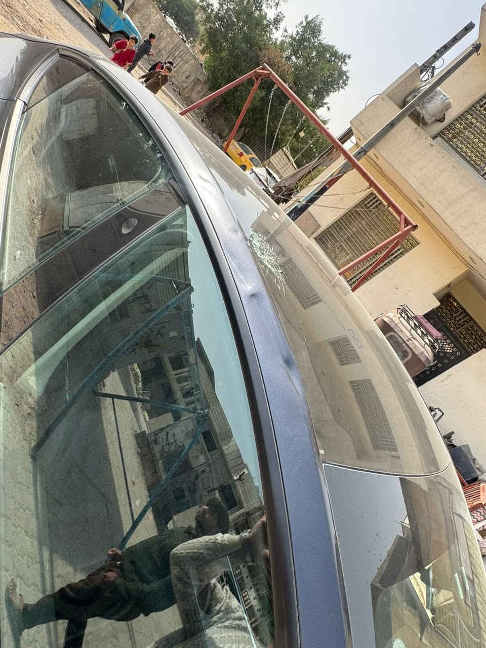 السلام عليكم 
تسلا مودل y 2024 مستجلين على ببعتها 
اون لاين 
مابيها نقص شي بسيط جامه اماميه  حادث جاملغ وبنيد من امريكا وهنا صار بيها حادث بالصندوك قبل يومين
ماشيه 35 الف 
ايرباك ستيرن ودشبول 
السعر 180$ وبيها مجال بسيط ماكو هيج سعر بالعراق 
*********** اتصل
