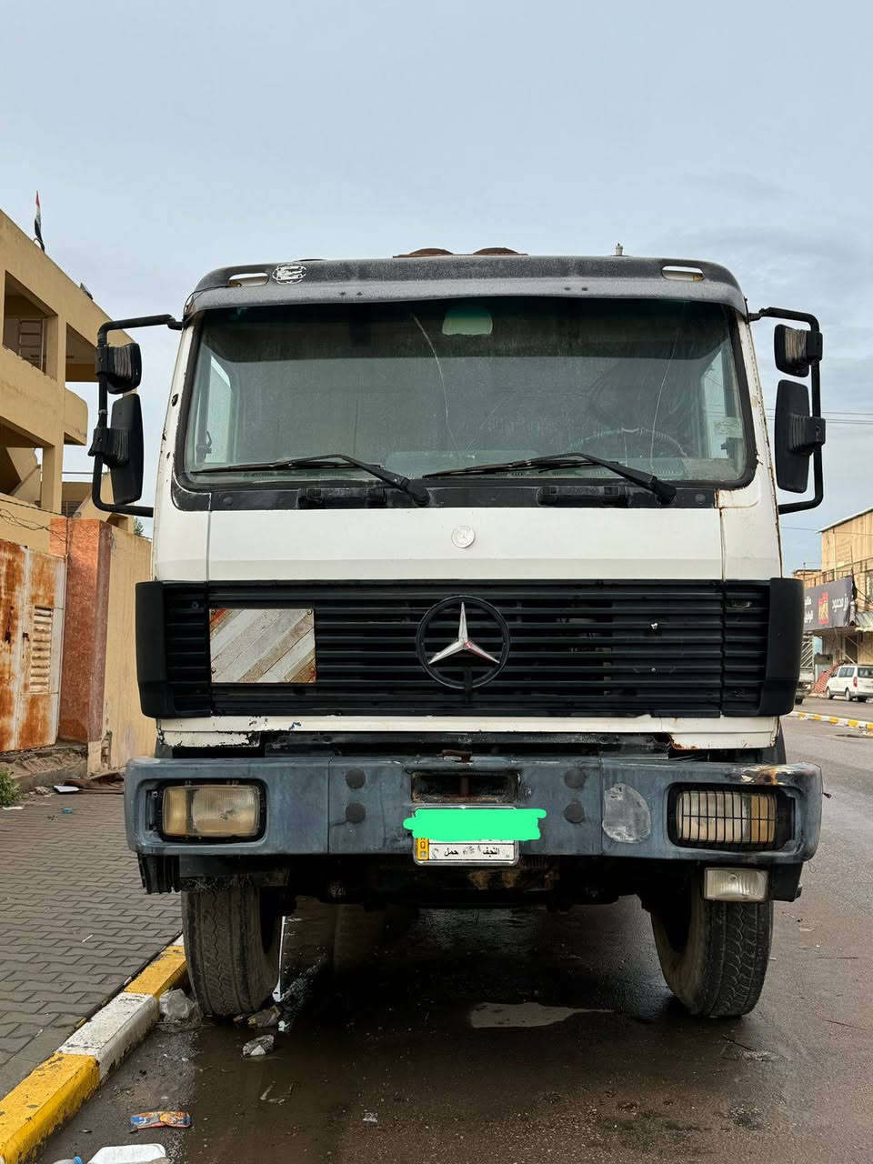 موديل 94
راس تريله تك مطوله
محرك 28 نظيف
كير فافونه 210 جديد
مجموعه جي اف جديده
السعر 225 وبيها مجال للشراي
رجاءاً رجاءاً رجاءاً الي مو شراي لا يتصل 
***********
