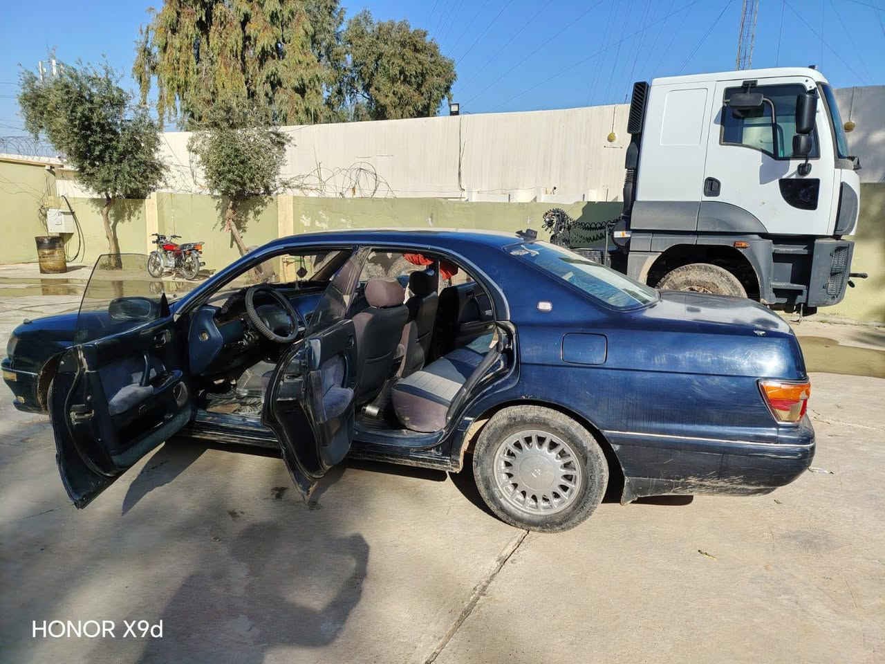 السلام عليكم 
سيارة بطه موديل 95 مكفولة كير محرك  لاكصة ولاجثة السيارة فقط مرشوشه جماليه السعر 48بي مجال العنوان الموصل 
التلفون ***********
