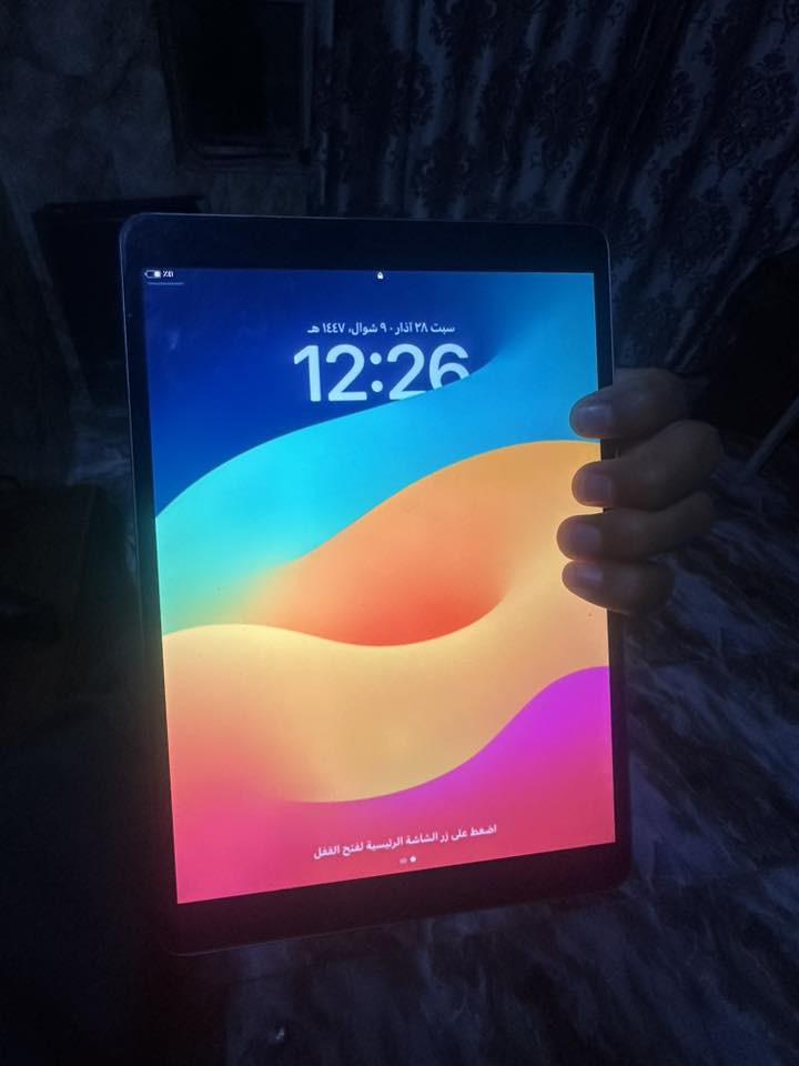 ايباد ابرو الجيل العاشر نضيف كلشي مامبدل بي شاشه 3 خيارت بطاريه 81 ذاكزه64 بصمه شغاله جهاز نضيف حجم كبيرملحقاته شاحنه وكيبل سعر 250 اوبي مجال بسيط ***********
