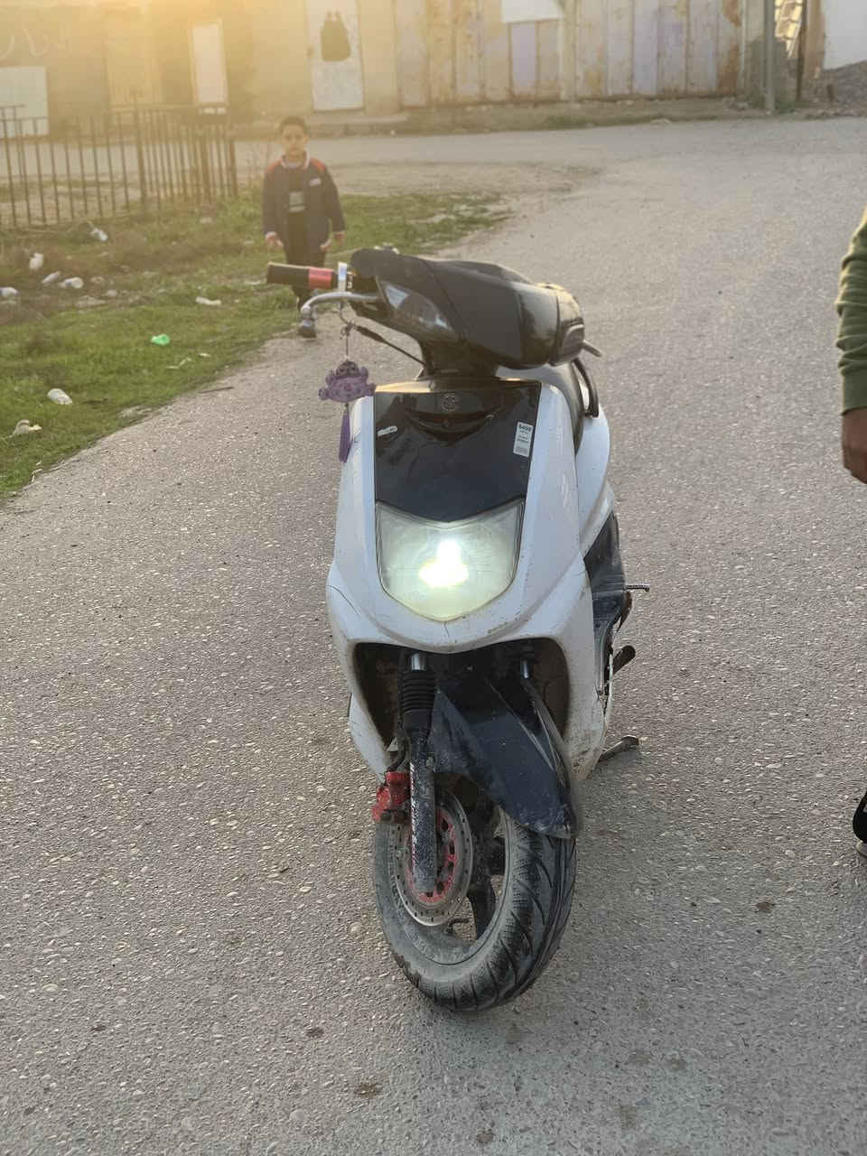 السلام عليكم دراجه سكنس نثيه نكره سلف نضيفه كهربائياته شغاله اشاير لايت هورن  سعره 375 وبيها مجال ان شاء الله.       *********** فقط واتساب
