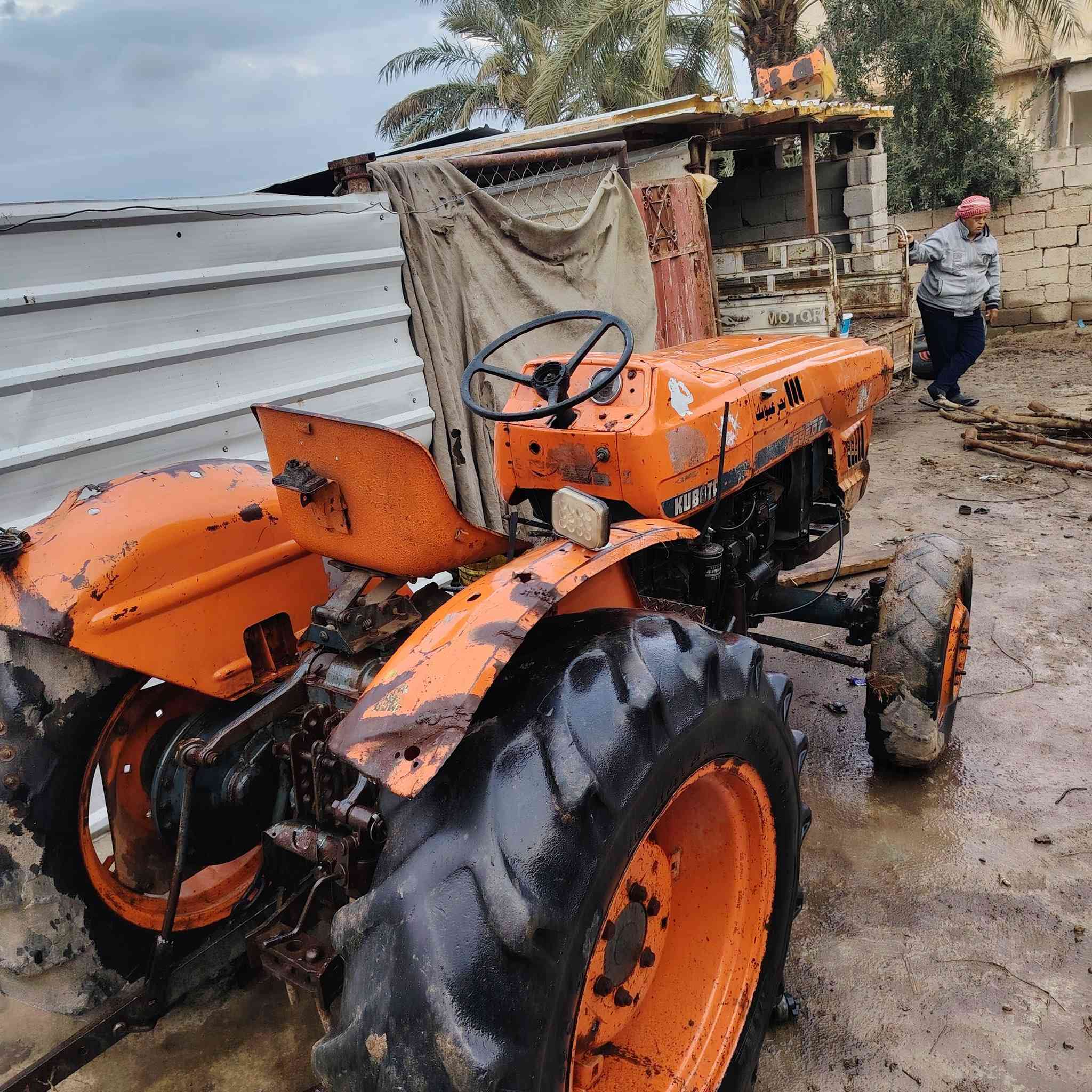 سلام عليكم ورحمة الله وبركاته يوجد للبيع مكينه كابوته مديل ٨٥ مع رفاسه *********** المكان ديالى
