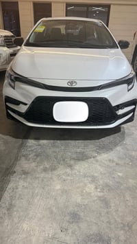 كورلا بلاك ادشن • ٢٠٢٥ • جلد ماروني