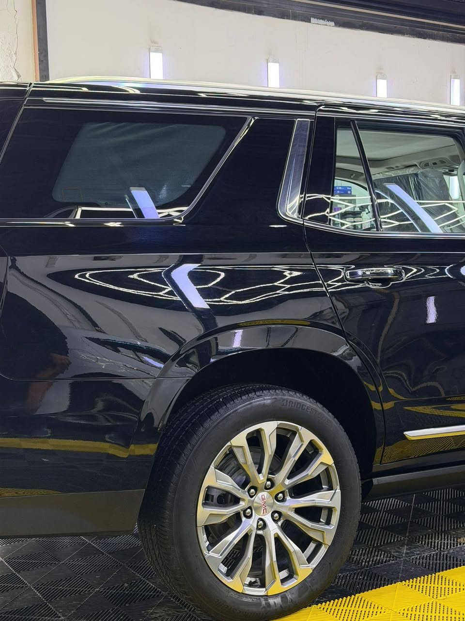 السلام عليكم للبيع جمسي دنلي موديل 2024فوول مواصفات مكفوله كفاله  عامه رقم بغداد رقم الموبايل الاتصال ***********
