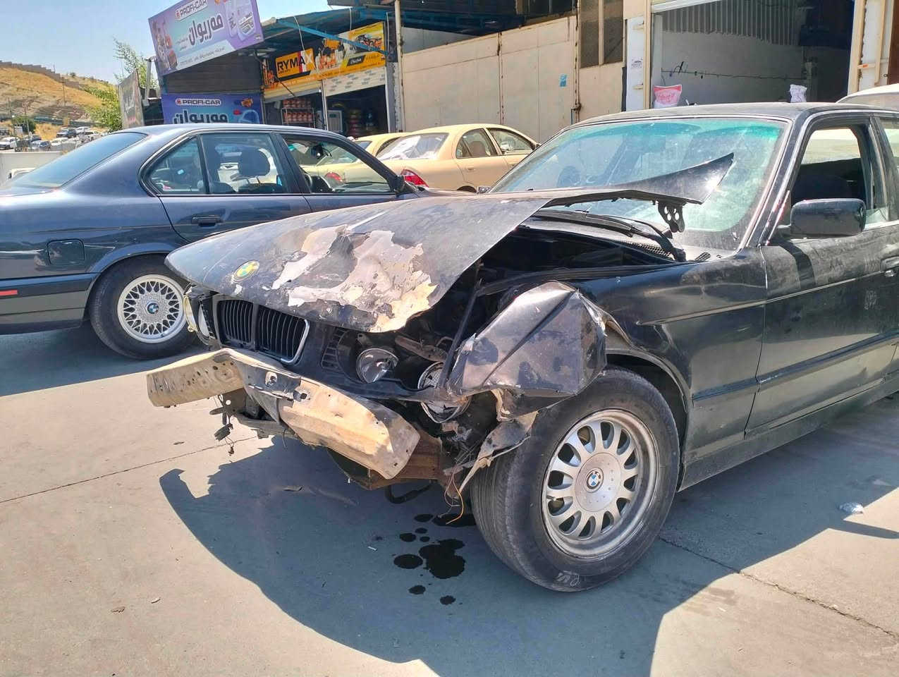 ئاڕم پلاستیک سلێمانی ئاڕمو ئەوەلیات بە شەرتBMW  بۆ فرۆشتن مۆدیل ١٩٩٣گێڕ تۆماتیک  مەکینەی 525مواسەفات تەبرید ساردو گەرم دو جام کارەبای سڵاید  کارەبای گیانی هەموو مەزبوتە گێڕو مەکینەو ئەکسل بە شەرت تێبینی؛سەیارەکە دەحمان پێ کردوە ناو شتی نەگرتوە سوکە 
 دەحمەکەی شانسیو شتیشی نەگرتوە  سەیارەکە ئەوا ئەفرۆشین سحر 27گەڵاو مەجالی برایەنەشی تیایە شوێن سلێمانی ڕەقەم ***********
