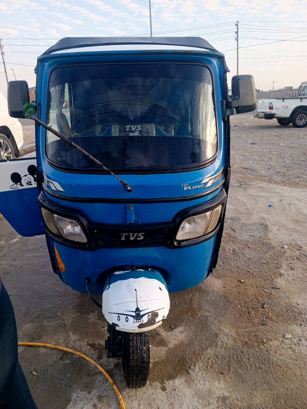 تكتك موديل 21رقم وسنويه ابسمي تحويل ثاني يوم رقم نكليزي باقي بس على الاستلام مكينه مبدل والفات شغل شركه مسجل تخم تايرات جدد 