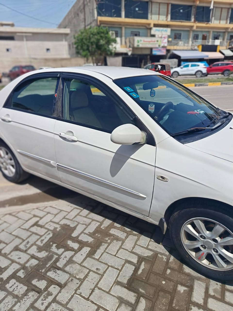 سيراتو 2007
محرك 1600 
رقم انكليزي 
سنوية جديدة 
كير ومحرك خير من الله 
بيها 4 قطع صبغ جاملغ وباب 
تبريد ثلج منظومة كاملة جديدة 
ادامة كاملة لمنظومة البانزين والماء
شاشة + كامرة + دوشمة 
السعر المطلوب 77 
مكان السيارة بغداد الغزالية 
رقم الهاتف ***********

