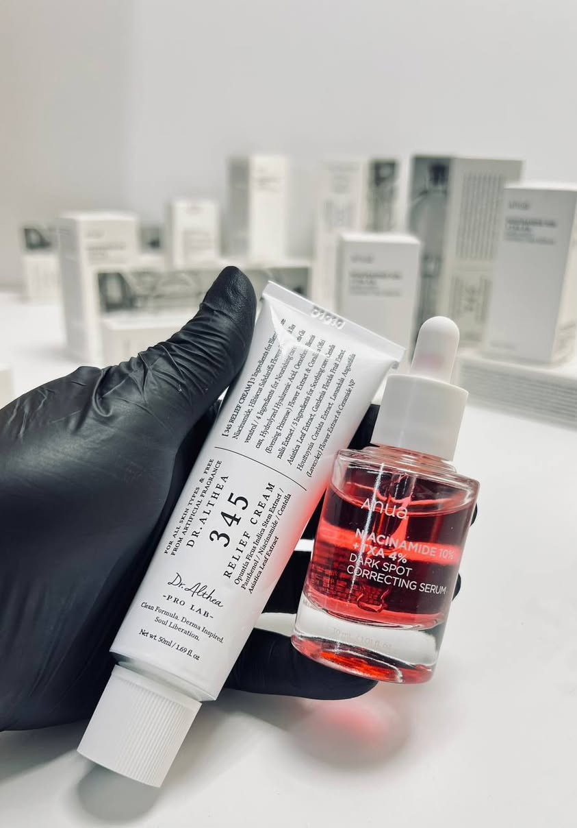 عرض إنفاذ البشرة يم مارتينا سنتر 🔥

كريم د. ألتيا 345 ريليف🔥 هو مرطب لطيف ومرطب مصمم لتهدئة🩵 وحماية البشرة الحساسة أو المتهيجة❄️❄️. تم تركيب هذا الكريم بمستخلص سنتيلا اسياتيكا الذي يساعد على تهدئة الاحمرار والالتهابات، بينما يضمن ملمسه الخفيف امتصاصاً سريعاً دون ترك أي بقايا دهنية. يحتوي المنتج أيضاً على مزيج❄️🩵 من المستخلصات النباتية لتوفير ترطيب طويل الأمد وتقوية حاجز البشرة الطبيعي.🌸
مثالي  حيث يعزز مرونة البشرة، ويقلل من الجفاف، ويعزز بشرة أكثر صحة وإشراقاً

سيروم نياسيناميد لعـلاج التصبغات والبقـع الداكنـة بالبشـرة 🇰🇷✨😍
المنشـأ / كوريـا 🇰🇷
🫧تركيز عالٍ من النياسيناميد (فيتامين ب3) وحمض الترانيكساميك (TXA). يستهدف هذا الثنائي الديناميكي البقع الداكنة العنيدة وفرط التصبغ وتفاوت لون البشرة، مما يكشف عن بشرة مضيئة وخالية من العيوب.
🫧يساعد النياسيناميد، المشهور بفوائده المتعددة الأوجه، على تقوية حاجز الجلد وتقليل الالتهاب وتنظيم إنتاج الدهون، مما يؤدي إلى بشرة أكثر نعومة ومرونة. مع حمض الترانيكساميك (TXA)، الذي يعمل على  إنتاج الميلانين ويمنع تكوين بقع داكنة جديدة، يوفر هذا المصل تأثيرات تفتيح وتنقية لا مثيل لها.
@إشارة #الجميع #الشعب #جمال #عنايه #يوجد #توصيل #الكافه #المحافضات#العراق


**إذا كنت صاحب هذا الإعلان وتريد حذفه لأي سبب، رجاءا أرسل رسالة إلى الدعم الفني**