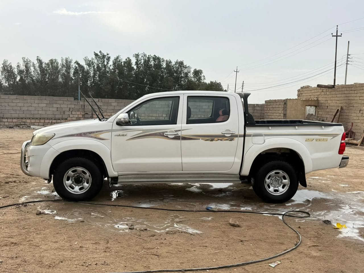 السلام عليكم هايلوكس فور ويل كاز كاز 2015 رقم اربيل بأسمي تحويل وكاله حاضر  السياره كلها بلاد كفاله  ماعدا اكو بارد قليل 
السعر 195 وبيها مجال 
***********
