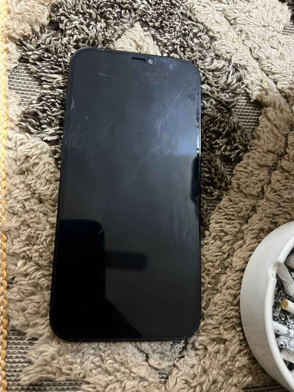 البيع ١٢ برو ماكس ***********
