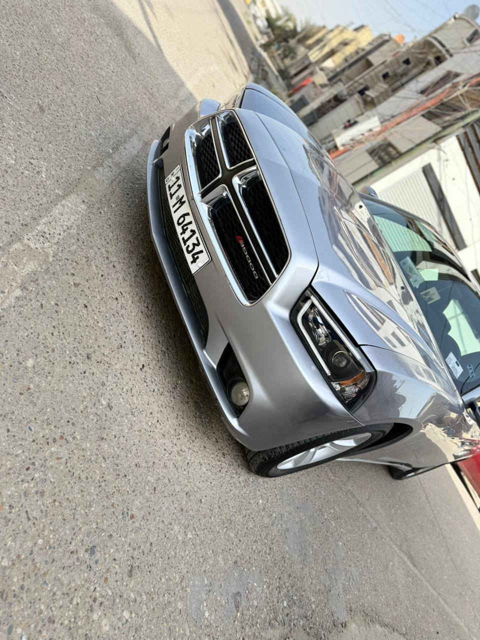 السلام عليكم
جارجر 2013 بيع فقط رقم بغداد مداور ثاني يوم 
وارد مابيه حادث بيه تقرير
 الحادثه في العراق وكما موضح في المنشور السونار مرفق مع صور 
مكينه  كفاله
حجم المحرك 3600
كير عصا 

* شاشه صغيرة
*  (بصمة) .
* السعر128.وبيها مجال بسيط
مكان السياره بغداد الحرية ***********
