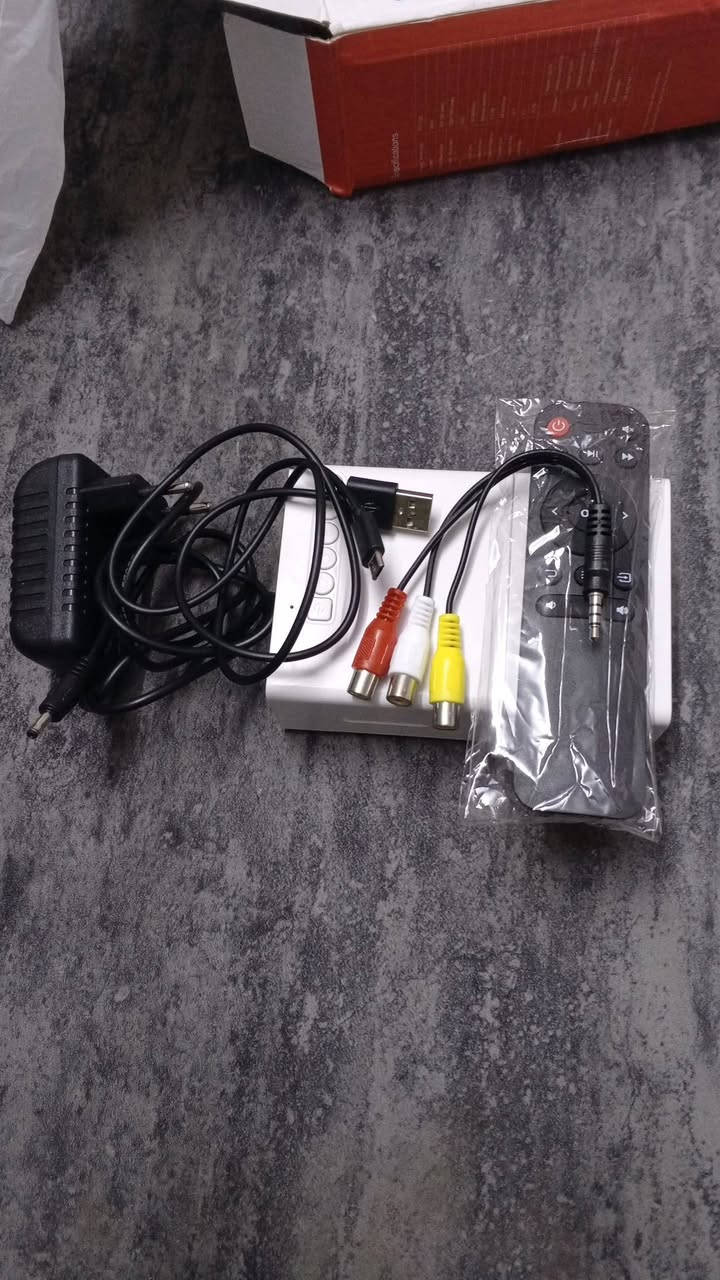 سلام عليكم 
سماعه كيمنك مامستخدمه جديده

وداتاشو  جديد  

سعر لثنين 30 الف مجال للشراي 

مكاني بعقوبه كاطون رازي 
هـ***********
