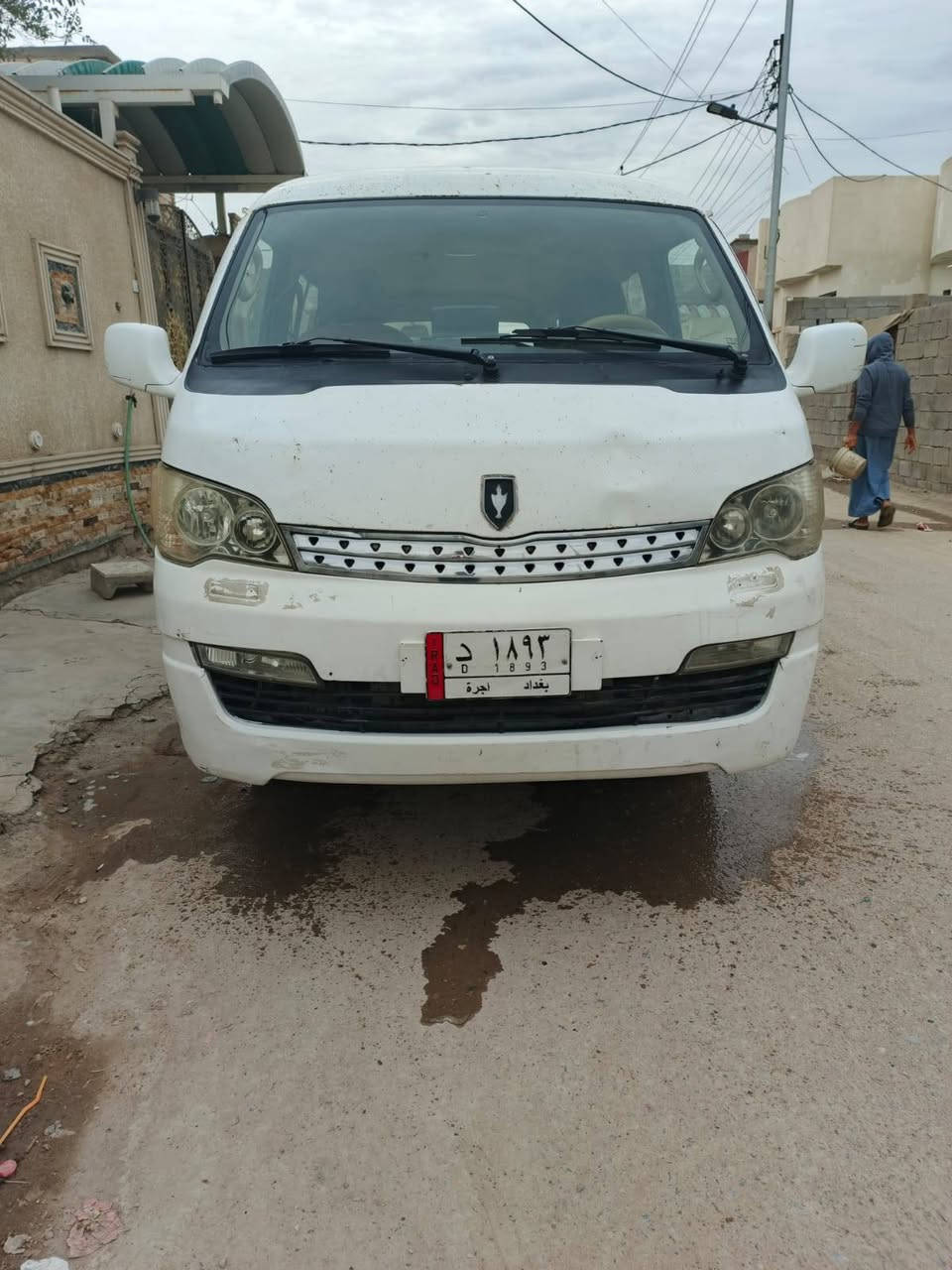 جنبي موصليه مكينه جديده مكفوله حلوه 
مكاني البصره السعر ب 40
وهاذ رقمي ***********
