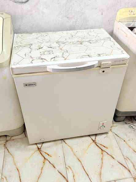 غساله شرط الشغل 
مجمده بوكس شرط التجميد والنظافه 
الشطره ***********
