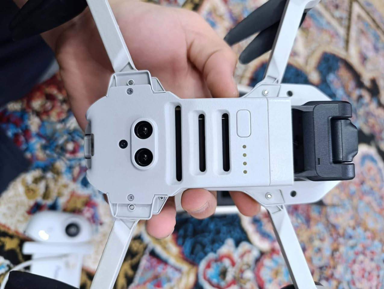 درون كلشي ما بيه 250 الف. ***********
