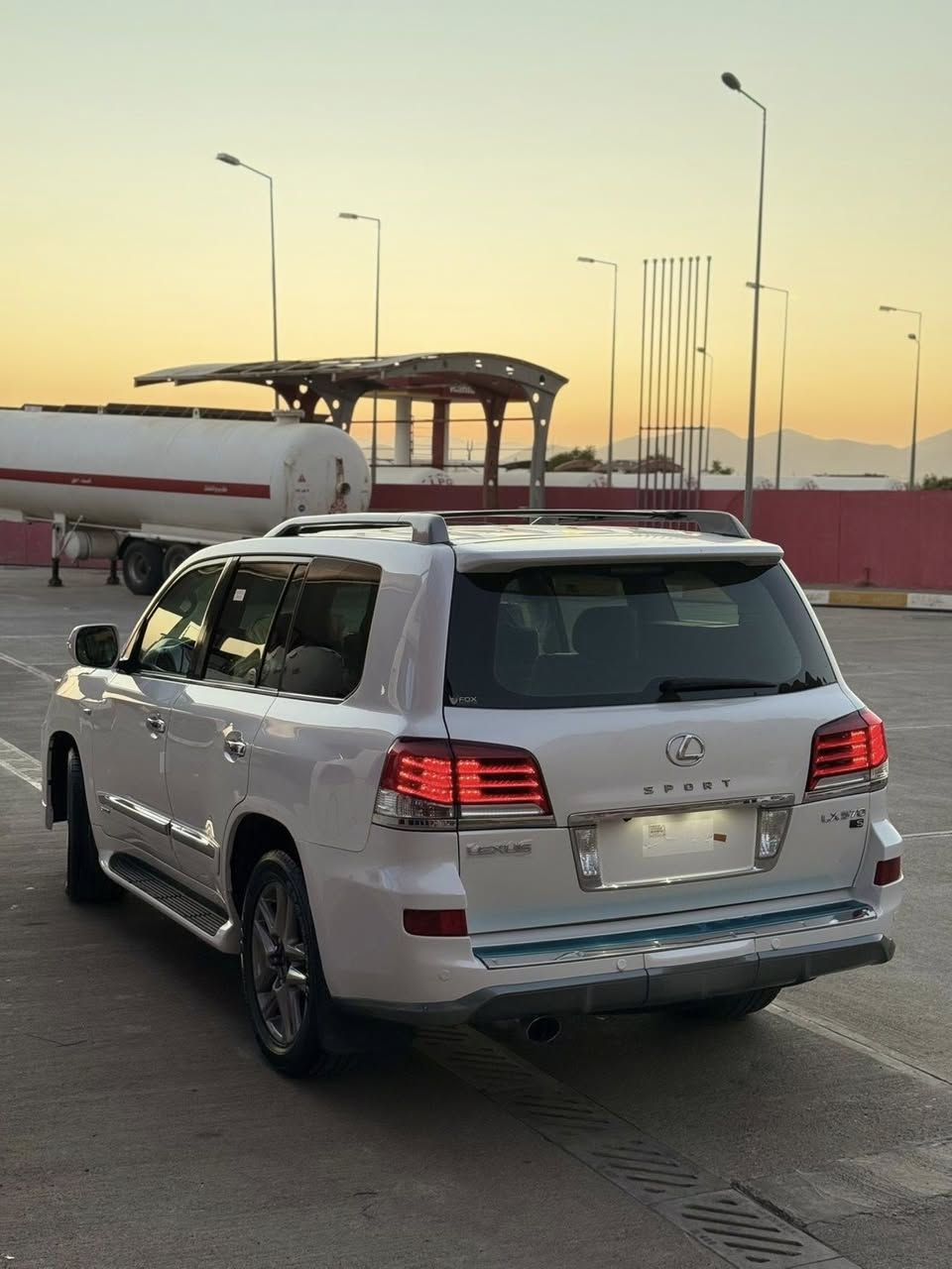 LEXUS / لێگزیز

2011 مانگی ٦

سەیارەکە بێڕەقەمی دووبەیە

تەنها ۲ پەڵەبۆیاخی پێوەیە

بەبێ دەحم و لێدراو و ناو گرتن

سەیارەکە کامل کراوەتە ۲٠۱٥

لەسەر بیلادی

سەیارەکە لەڕوی مواسەفات قەپات مواسەفاتە

SPORT/S

گێڕ و مەکینە و کارەبای هەمو گیانی بەشەرت

سەوت و دووکەڵ بەشەرت

دەبڵ و چوپ و هەواکانی هەموو بەشەرت

سەیارەکە کامل مەسروفە و هیچ مەسروفێکی نیە 

مەحامەلەکی برایانە

شوێن ڕانیە/چوارقورنە

***********
***********
