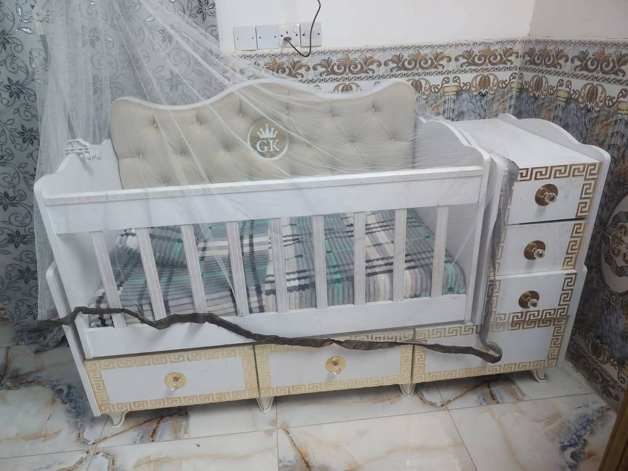 السلام عليكم متاح كاروك او الجربابايه ابو لملحق  يرهم لحد عمر 6سنوات  نضيف جدا تصال ***********
