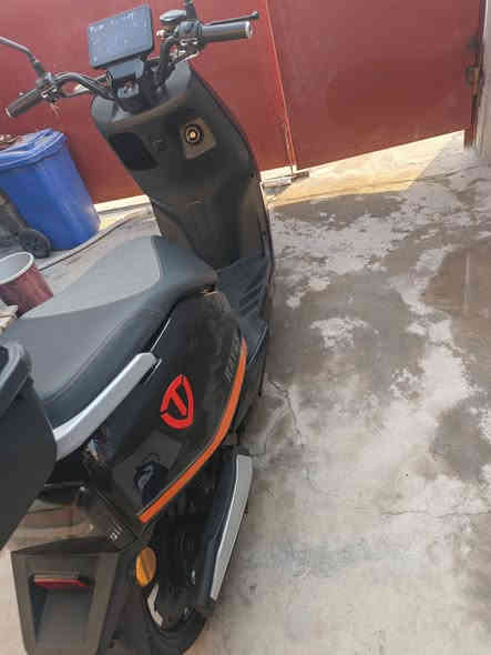 سويچين + بصمتين + تشتغل بصمه مثل ما موضح بل صوره 

شـاشه فول ديجيتل تعرضلك السرعه والاعطال 

بطاريات عـدد 6 من شركـة TAILG  العالـمية

حجـم الويل 12 تايـر بطح يمنع الانزلاق

بطارية غرافين 72 فولت / 35 أمبير

مدى يصل ل 100 كم بشحنة واحدة سرعة قصوى 75 كم/ساعة

تعليق هيدروليكي لقيادة سلسة

ملف2000

ستان كهـربائي

نظام, P بـارك

 نظام R رجوع الى الخلف 

تصميم مريح ومقعد هندسي

مستخدمة شهرين فقط ✅

السعر 900 وبيها مجال دراجه جديده معنى الكلمه أي نقص مابيها 

العنوان / بغداد 

للتواصل خاص او رقم واتساب ***********

***********
