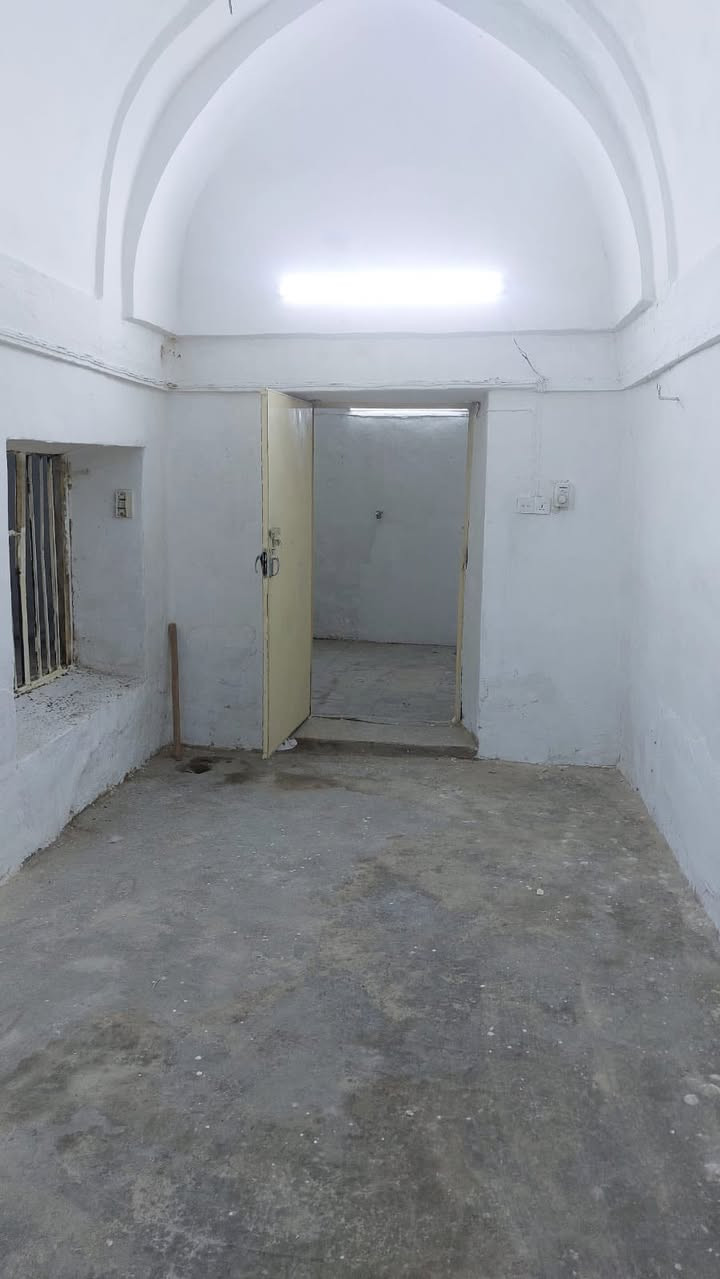 #مكتب جنة العراق للعقارات 

دار  سـكنـي للبيع طابق واحد 

#الموقع :- فـي كركوك  بريادي خلف جامع الأقصى وقريب من فلكة مصلى وقريب من شارع صلاح الدين وسوك

مـــلاحظه الدآر بناء قديم بس يترمم 

موقع مميز جدا

المسـاحة   288 م

واجهة 8 م 

ملاحظة الدار مؤجر بوارد شهري 250 الف 

السـعـر   75 مليون مع المجال والله بلاش بلاش 

التفاصيل 

ط1 استقبل وهول داخلي ومطبخ وغرفة نوم عدد2
ومجمع صحيات عدد ٢ وبيتونا 

——————————————————

❤️ العقار #حصرًا لدى مكتبنا 
⚜️بأمكانكم عرض عقارتكم لدينا سواء كانت #بيــع أو #أستثـمار 
 
مكتبـــ جنــة الـعـراق 

للاستثمار والتطوير العقاري معكم نحو الافضل للإستفسار
يمكنكم مراسلة الصفحة 

اوالاتصال ***********
****************************

* نستقبل جميع عروضاتكم السكنية 🏠 والتجارية 🏡 بكافة مناطق كركوك  

للمزيد من المعلومات مراجعة مكتب جنة العراق للعقار 

حي الــــــواسطـــي 

في السايدين اذا عة الرشيد مجاور مسجد نور الدين الزنكي قبل مول حجي زياد 

او الاتصال على 

📲  ***********
