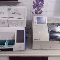 وصول اجهزه مختبريه نظيفه جدا  للبيع..  ١. جهاز فوجي فلم نظيف مع ٦  كتا...