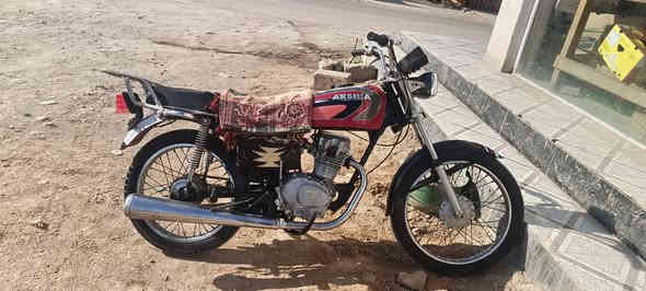 السلام عليكم 
دراجه 4كير  اوراق اصولي
دراجه مديل  16بس كلش نضيفه مكينه خرسه دراجه كلها بلادي كهربائيات شغاله لايت جمجمه  دبلات كله شغال 
سعر 290مجال بسيط حك جيه
مكان حله ابو غرق ***********وبي وتساب
