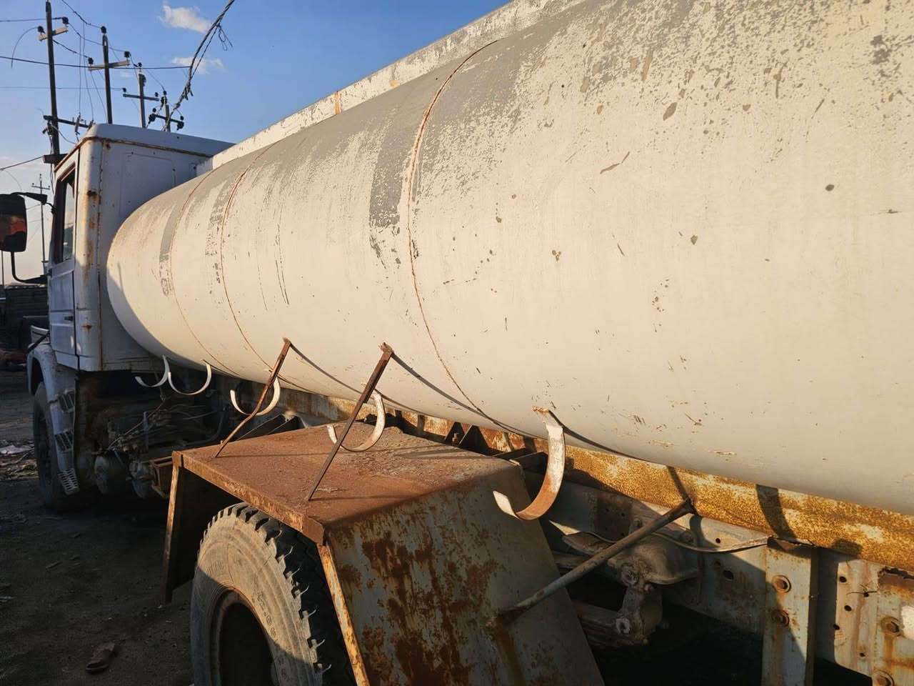 ياالله السلام عليكم ورحمة الله وبركاته مكلف بنشر سكانيه ١١٢ للبيع تانكي جديدحموله ١٢ألف سياره كير محرك أكسل مشروطات سياره خير من الله بس قمارته عوزه ترتيب السعر 75 رقم التلفون ***********
