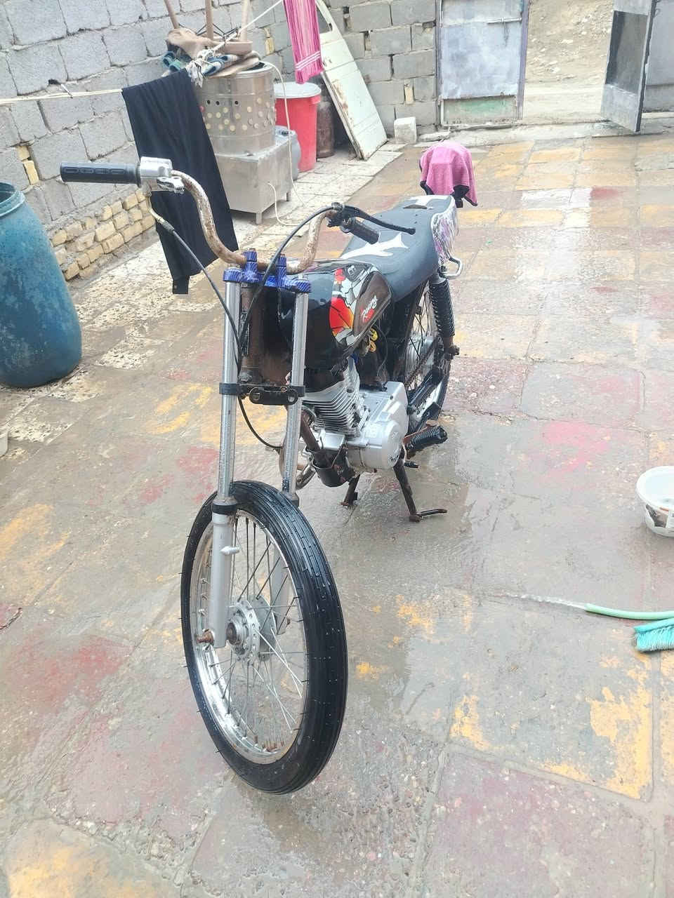 دراجة نامه البيع وراق  كاملا
ناصريه  سايدين شارع الزيناويه  سعر  400 وبيهه مجال 
***********
