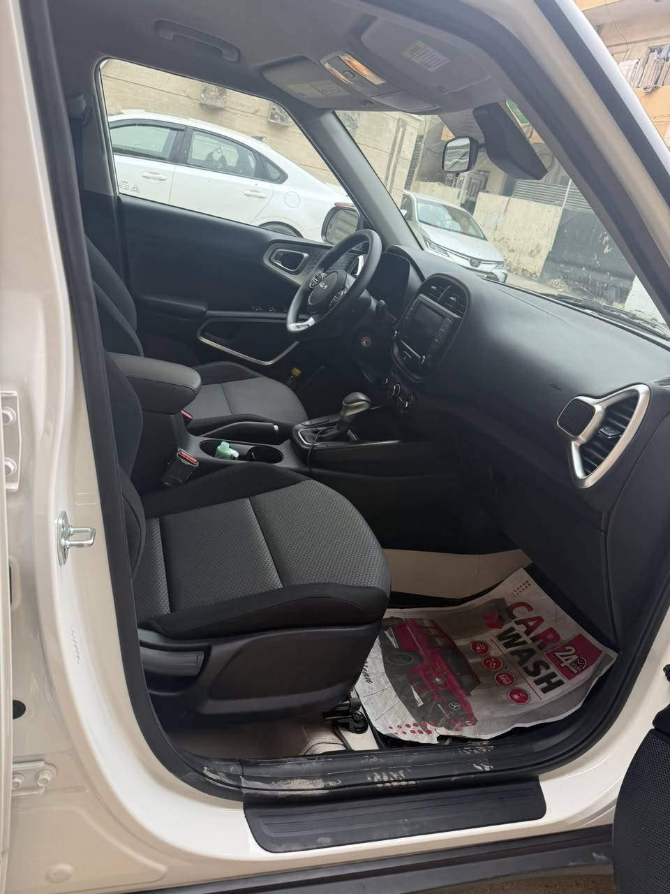 السلام عليكم
Black Diamond Car
كيا صول موديل 2025 لون ابيض صدفي سيارة دخول جديد 
ضربتها جاملغ ايمن ومبدل نفس اللون مطابق 100‎%‎
السيارة بدون قطرة صبغ 
ماشية 11 الف مايل بعدها زيرو
كير ومكينة 2000  تبريد تدفئة كلشي جهاز 
تحكم ستيرن جهتين 
مانع انزلاق 
تحديد مسار 
قيادة ذاتية 
اطفاء ذاتي 
مود درايف 
مري كهرباء 
راد امامي خلفي +جوانب 
دواخل السيارة بعدها جديدة 
الارضية مغلفة جلد 
مكان السيارة بغداد كمب سارة 
السعر 152 وبيها مجال بسيط 
جماعة ال145 لحد يخابرني 
اي استفسار حاضر 
*********** 
اخوكم ابو علي الكناني
